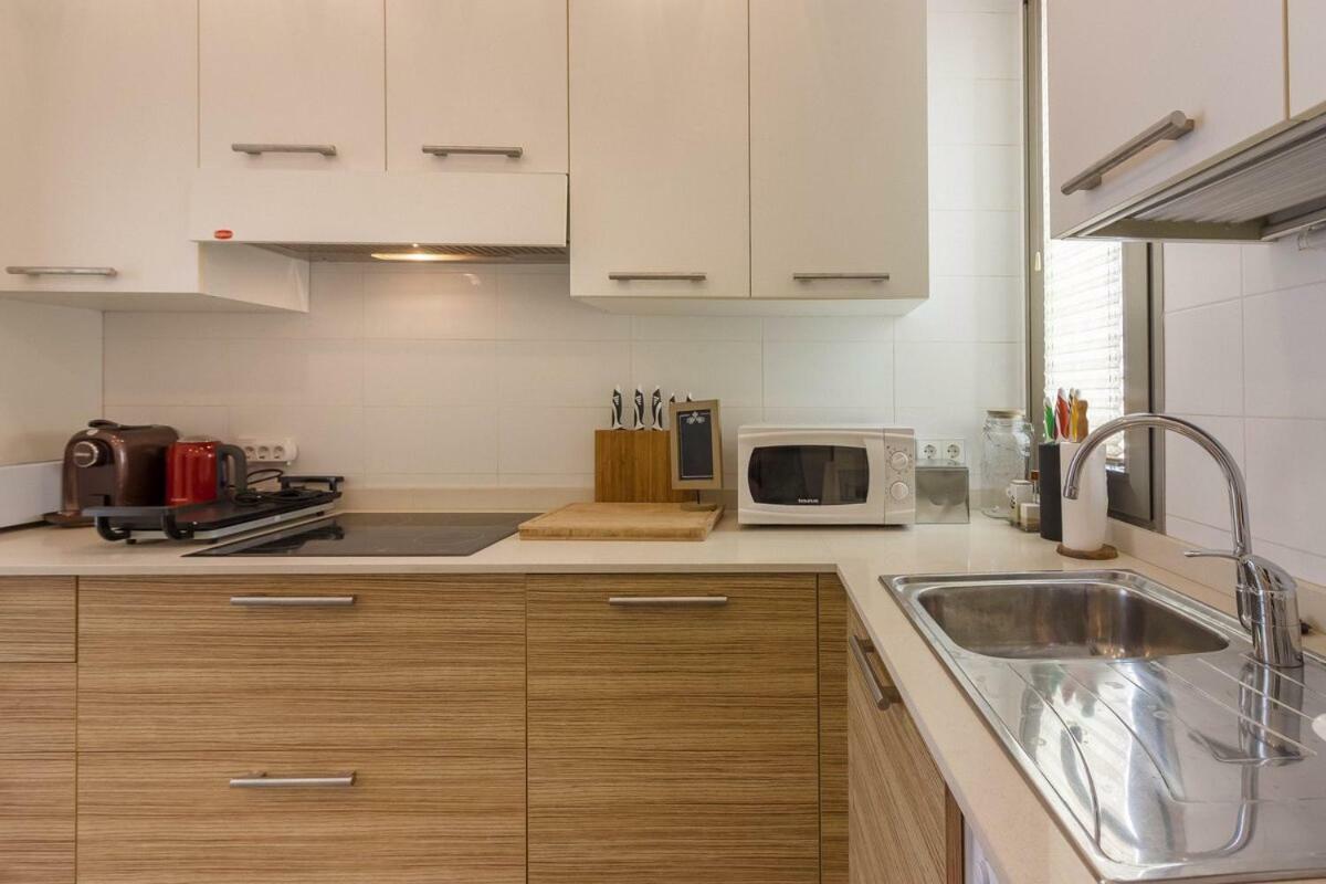 Villa White Whale Адехе Екстериор снимка