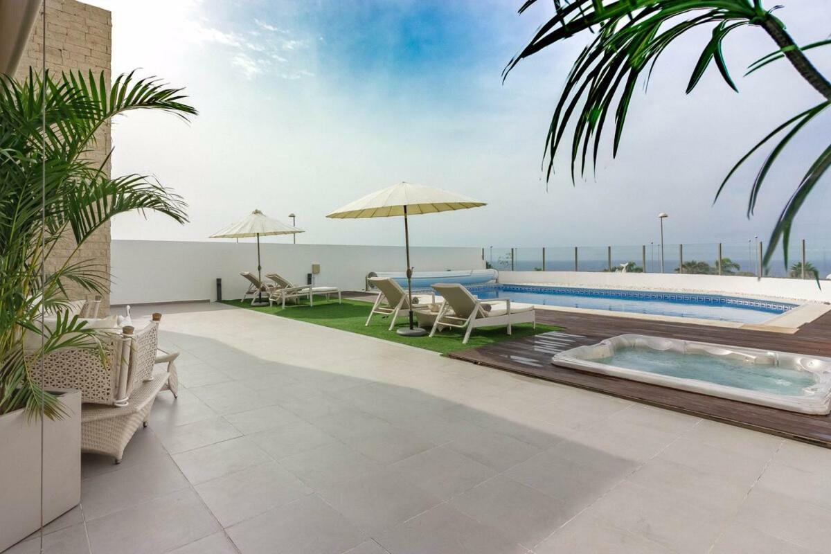Villa White Whale Адехе Екстериор снимка